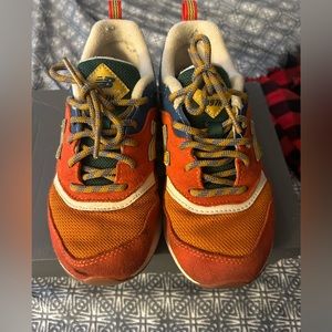 Used new balance 997h boys size 1 little boys